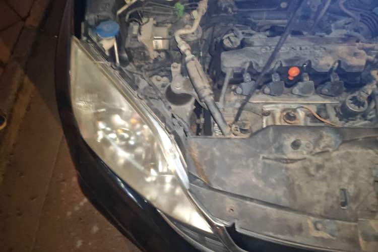 Used Honda CR-V 2010 2.0L Automatic Four-Wheel Drive Classic Edition Engine Bay Right