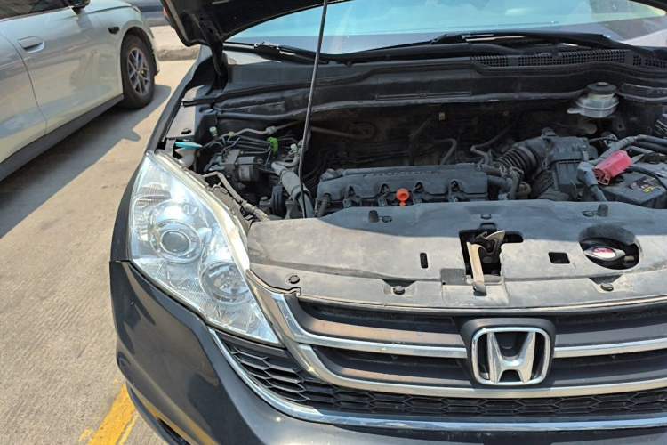 Used Honda CR-V 2010 2.0L automatic two-wheel drive urban version Engine Bay Right