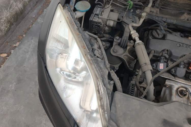 Used Honda CR-V 2010 2.0L Automatic Four-Wheel Drive Classic Edition Engine Bay Right