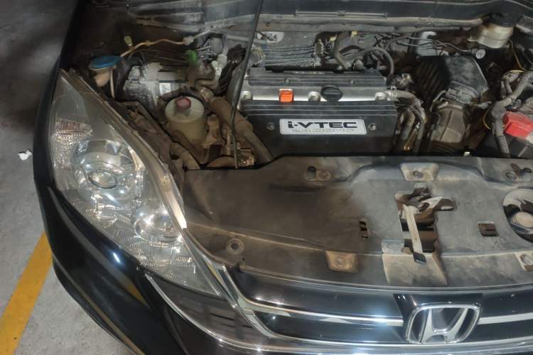 Used Honda CR-V 2010 2.4L automatic four-wheel drive luxury version Engine Bay Right