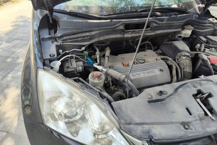 Used Honda CR-V 2010 2.4L automatic four-wheel drive luxury version Engine Bay Right