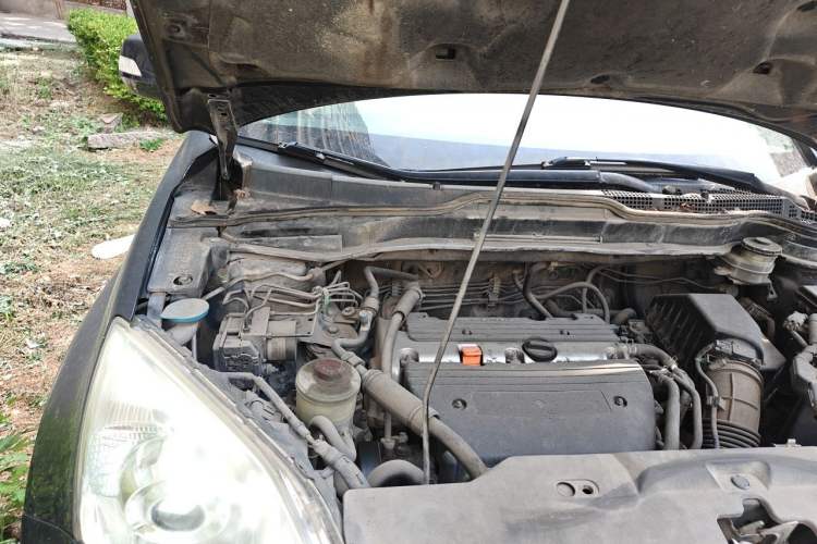 Used Honda CR-V 2010 2.4L automatic four-wheel drive luxury version Engine Bay Right