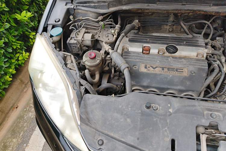 Used Honda CR-V 2010 2.4L automatic four-wheel drive luxury version Engine Bay Right