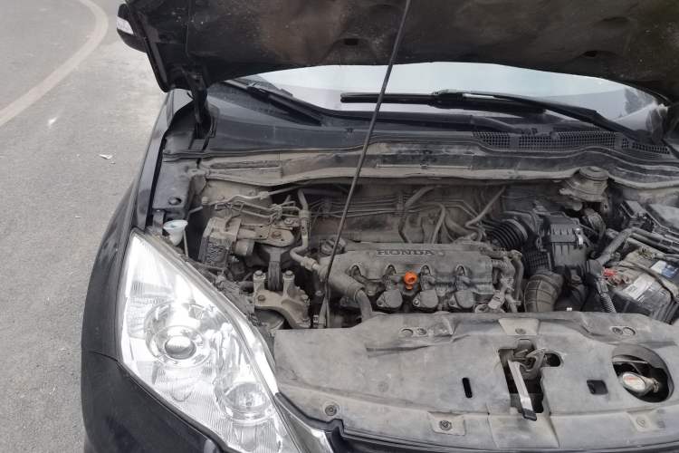 Used Honda CR-V 2010 2.0L Automatic Four-Wheel Drive Classic Edition Engine Bay Right