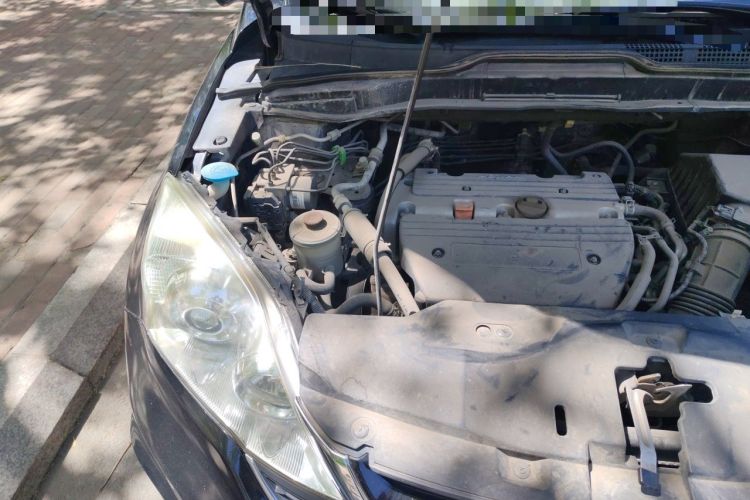 Used Honda CR-V 2010 2.4L automatic four-wheel drive luxury version Engine Bay Right
