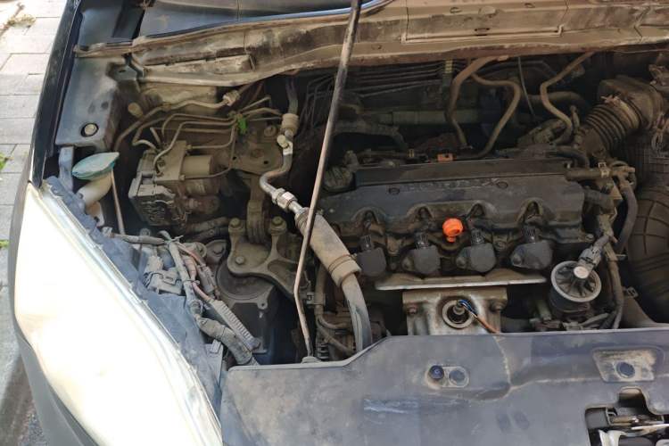 Used Honda CR-V 2010 2.0L automatic two-wheel drive urban version Engine Bay Right