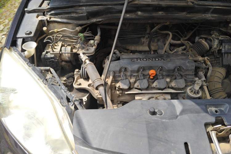 Used Honda CR-V 2010 2.0L Automatic Four-Wheel Drive Classic Edition Engine Bay Right