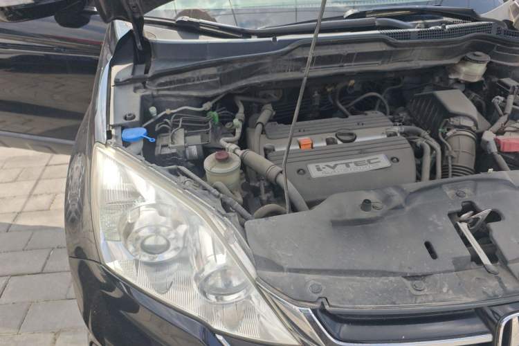 Used Honda CR-V 2010 2.4L automatic four-wheel drive luxury version Engine Bay Right