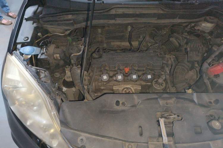 Used Honda CR-V 2010 2.0L automatic two-wheel drive urban version Engine Bay Right