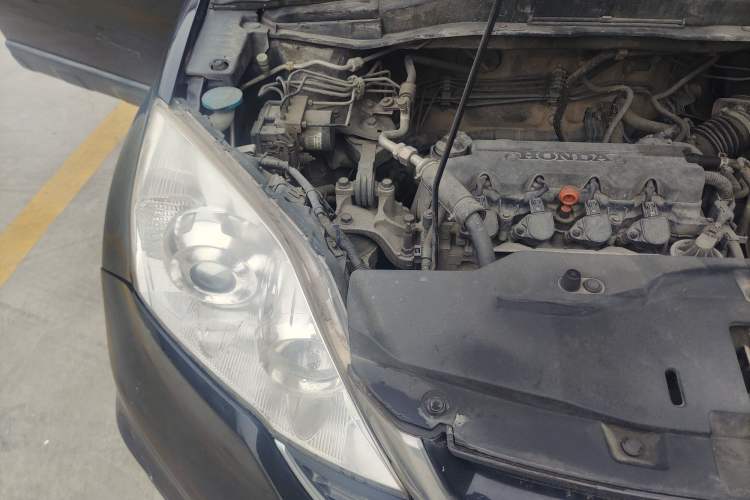 Used Honda CR-V 2010 2.0L Automatic Four-Wheel Drive Classic Edition Engine Bay Right