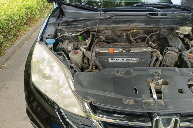 Used Honda CR-V 2010 2.4L automatic four-wheel drive luxury version Engine Bay Right