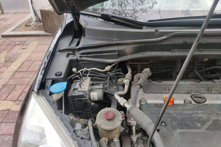 Used Honda CR-V 2010 2.4L Automatic Four-Wheel Drive Prestige Navigation Edition Engine Bay Right