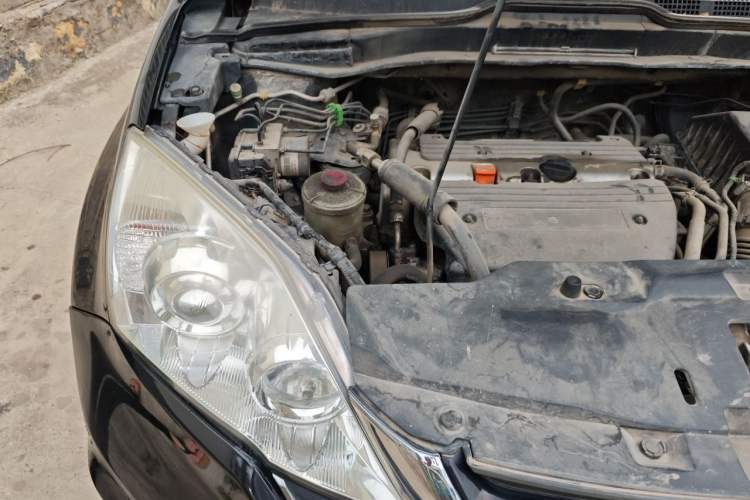 Used Honda CR-V 2010 2.4L automatic four-wheel drive luxury version Engine Bay Right