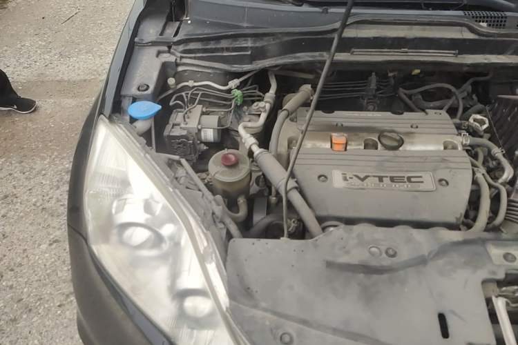 Used Honda CR-V 2010 2.4L automatic four-wheel drive luxury version Engine Bay Right