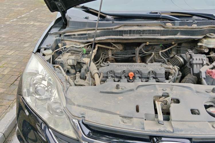 Used Honda CR-V 2010 2.0L automatic two-wheel drive urban version Engine Bay Right