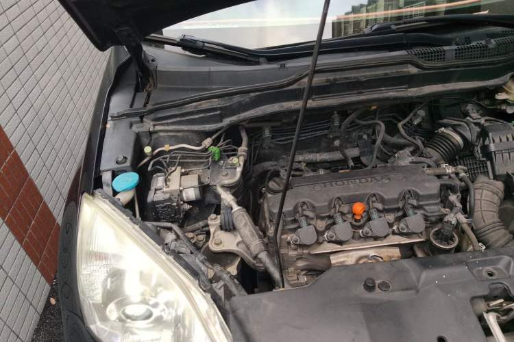 Used Honda CR-V 2010 2.0L automatic two-wheel drive urban version Engine Bay Right