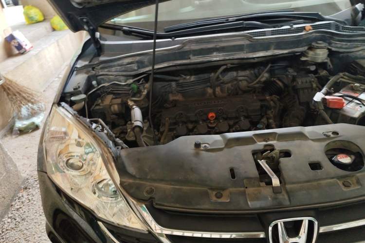 Used Honda CR-V 2010 2.0L automatic two-wheel drive urban version Engine Bay Right