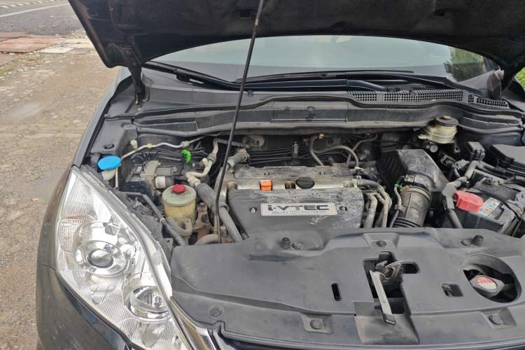 Used Honda CR-V 2010 2.4L automatic four-wheel drive luxury version Engine Bay Right