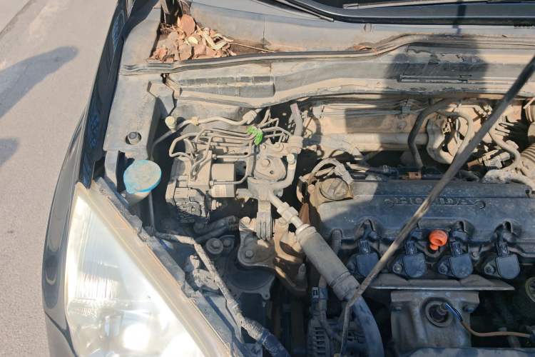 Used Honda CR-V 2010 2.0L automatic two-wheel drive urban version Engine Bay Right