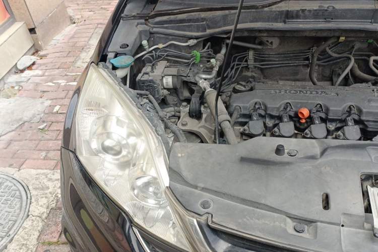 Used Honda CR-V 2010 2.0L automatic two-wheel drive urban version Engine Bay Right