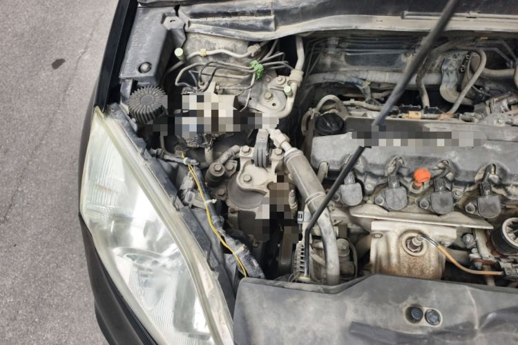 Used Honda CR-V 2010 2.0L Automatic Four-Wheel Drive Classic Edition Engine Bay Right