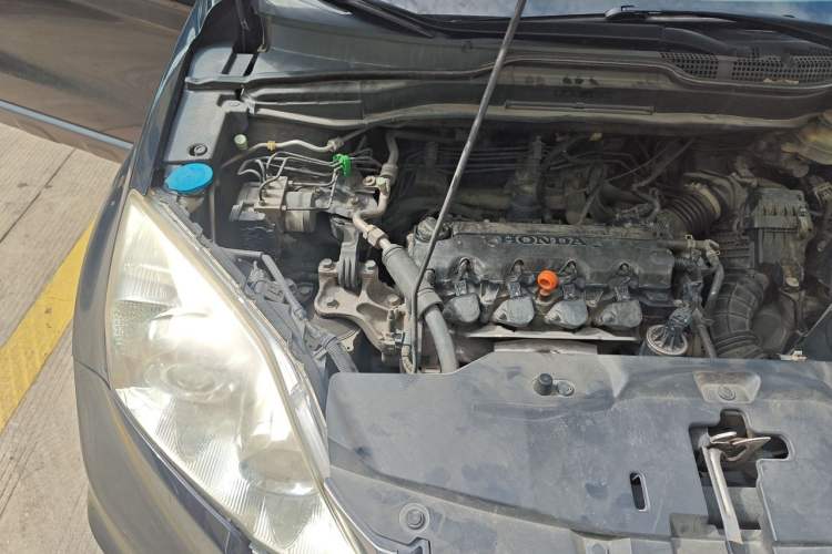 Used Honda CR-V 2010 2.0L automatic two-wheel drive urban version Engine Bay Right
