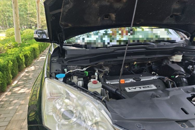 Used Honda CR-V 2010 2.4L automatic four-wheel drive luxury version Engine Bay Right