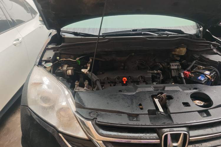 Used Honda CR-V 2010 2.0L Automatic Four-Wheel Drive Classic Edition Engine Bay Right
