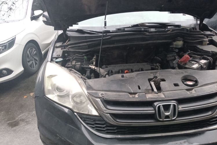 Used Honda CR-V 2010 2.0L manual two-wheel drive urban version Engine Bay Right