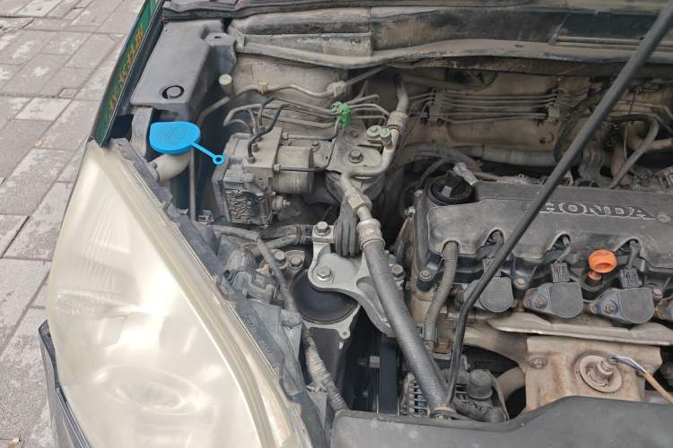 Used Honda CR-V 2010 2.0L Automatic Four-Wheel Drive Classic Edition Engine Bay Right
