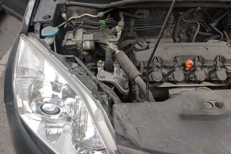 Used Honda CR-V 2010 2.0L Automatic Four-Wheel Drive Classic Edition Engine Bay Right