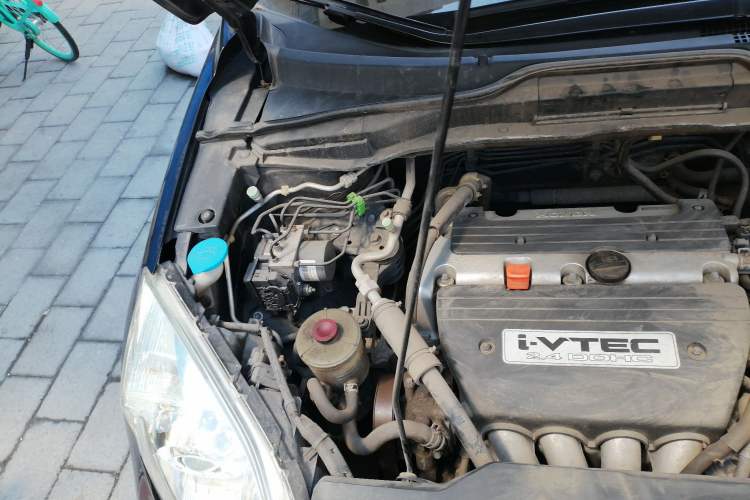 Used Honda CR-V 2010 2.4L automatic four-wheel drive luxury version Engine Bay Right