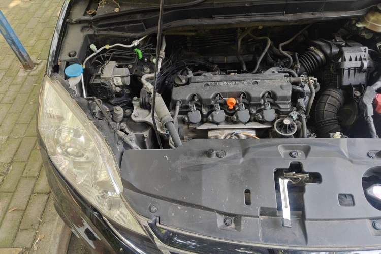 Used Honda CR-V 2010 2.0L Automatic Four-Wheel Drive Classic Edition Engine Bay Right