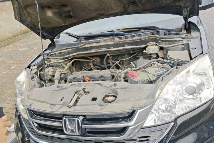 Used Honda CR-V 2010 2.0L automatic two-wheel drive urban version Engine Bay