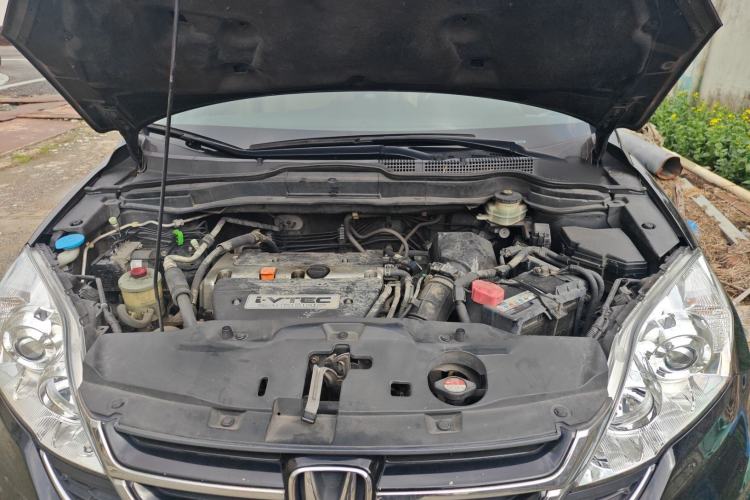 Used Honda CR-V 2010 2.4L automatic four-wheel drive luxury version Engine Bay