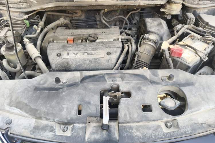 Used Honda CR-V 2010 2.4L automatic four-wheel drive luxury version Engine Bay