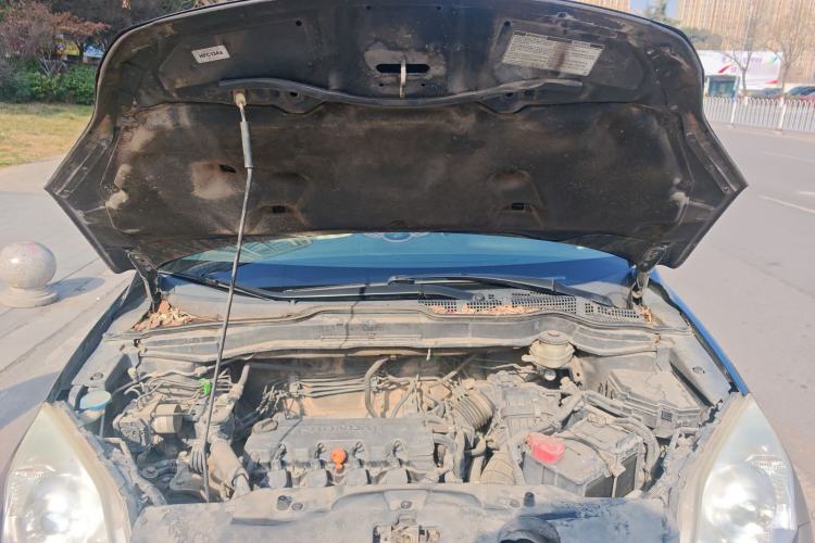 Used Honda CR-V 2010 2.0L automatic two-wheel drive urban version Engine Bay