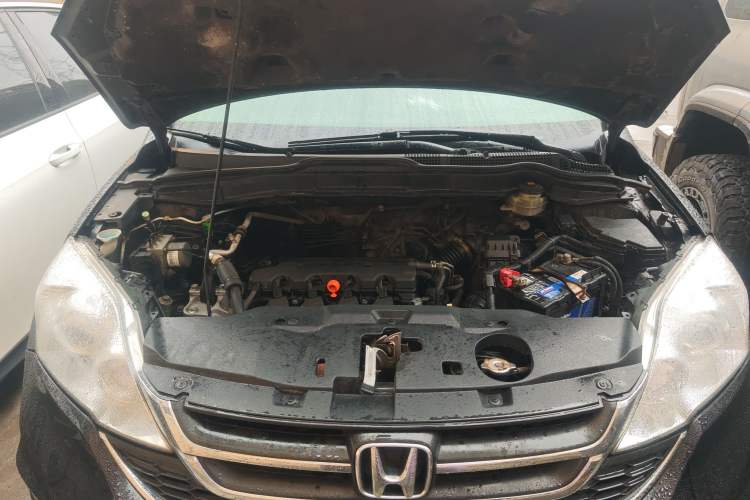Used Honda CR-V 2010 2.0L Automatic Four-Wheel Drive Classic Edition Engine Bay