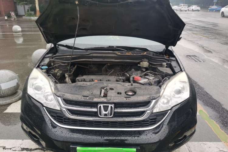 Used Honda CR-V 2010 2.0L manual two-wheel drive urban version Engine Bay