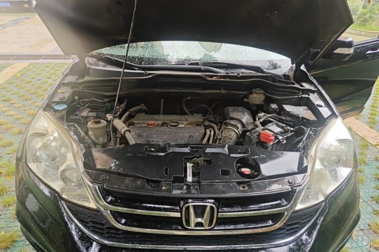 Used Honda CR-V 2010 2.4L automatic four-wheel drive luxury version Engine Bay