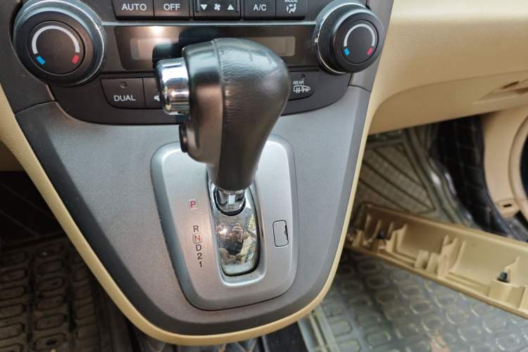Used Honda CR-V 2010 2.4L automatic four-wheel drive luxury version Gear Lever