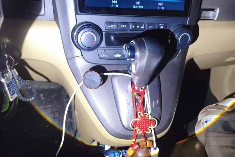Used Honda CR-V 2010 2.4L Automatic Four-Wheel Drive Prestige Edition Gear Lever