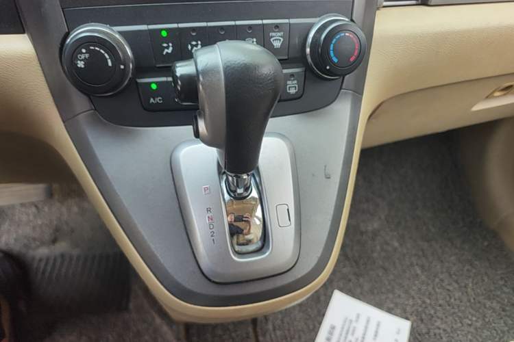 Used Honda CR-V 2010 2.0L automatic two-wheel drive urban version Gear Lever