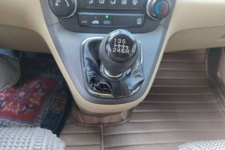 Used Honda CR-V 2010 2.0L manual two-wheel drive urban version Gear Lever
