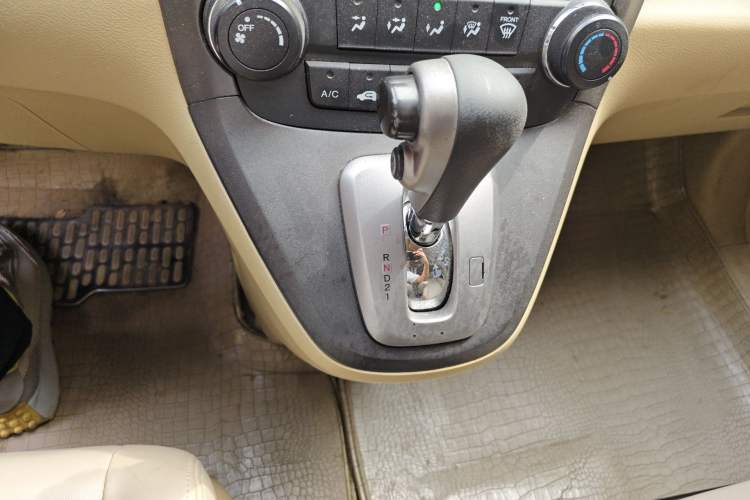 Used Honda CR-V 2010 2.0L automatic two-wheel drive urban version Gear Lever