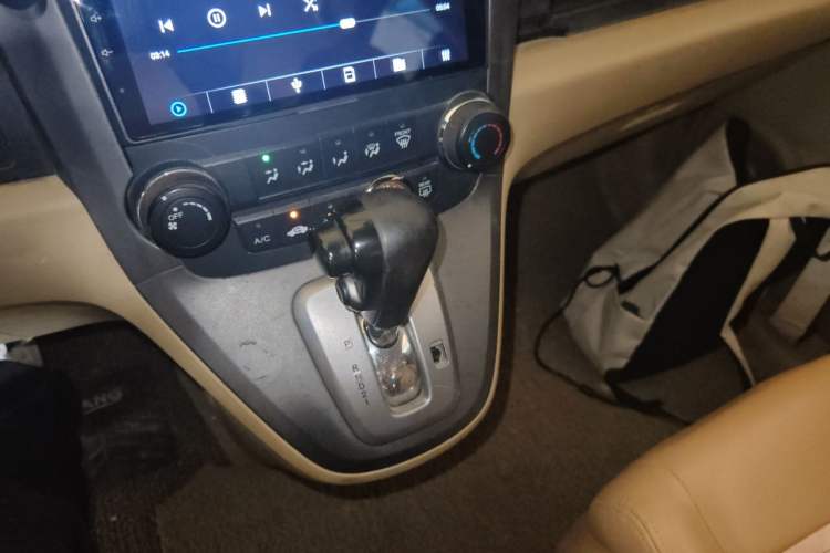 Used Honda CR-V 2010 2.0L automatic two-wheel drive urban version Gear Lever