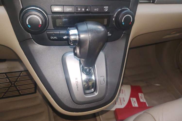 Used Honda CR-V 2010 2.4L Automatic Four-Wheel Drive Prestige Navigation Edition Gear Lever