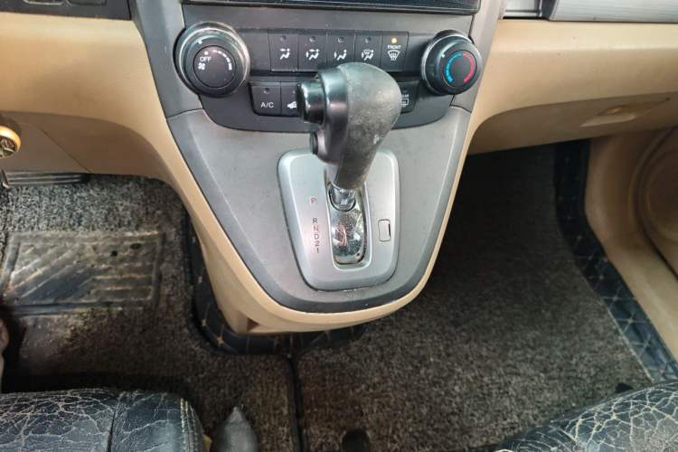 Used Honda CR-V 2010 2.0L automatic two-wheel drive urban version Gear Lever
