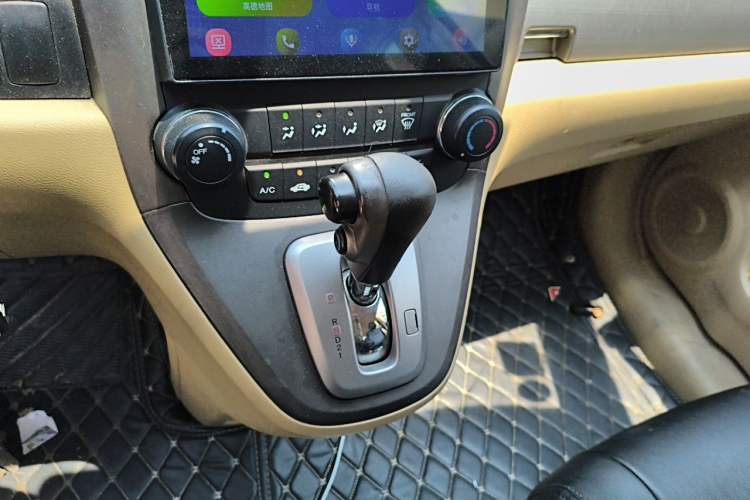 Used Honda CR-V 2010 2.0L automatic two-wheel drive urban version Gear Lever