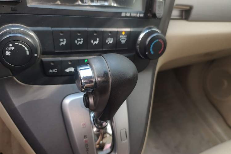 Used Honda CR-V 2010 2.0L Automatic Four-Wheel Drive Classic Edition Gear Lever